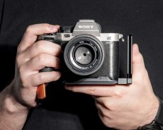 画像2: STC社製 Sony Eマウント フルサイズ6機種用(α1 / α9 II / α7R V / α7R IV / a7S III / α7 IV) グリップエクステンション FOGRIP フォグリップ【管理番号 : 7283】 (2)